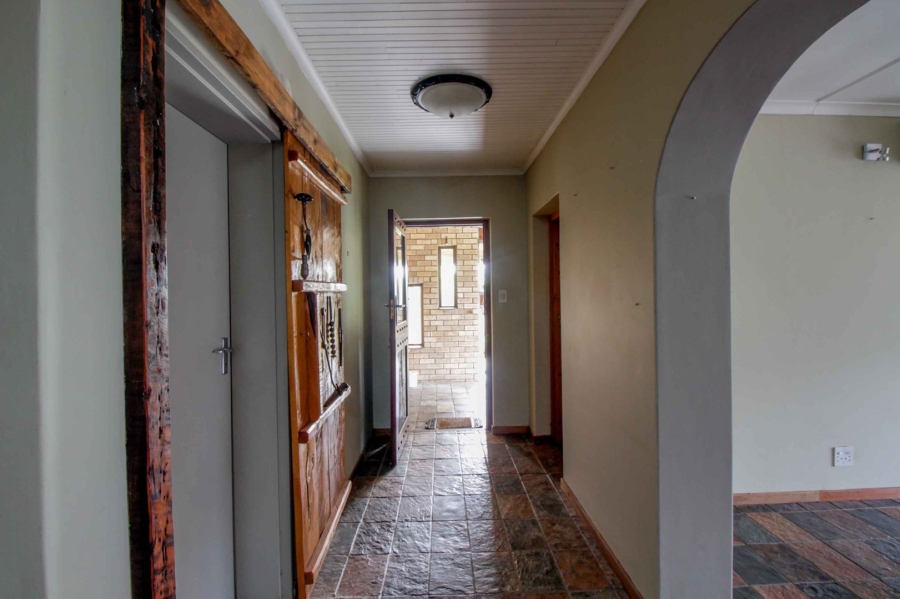 5 Bedroom Property for Sale in Paradise Beach Eastern Cape